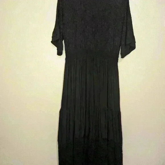 NWT Simplee Long Black lacey dress Size Medium with Bell sleeves and lace accent - Picture 10 of 10